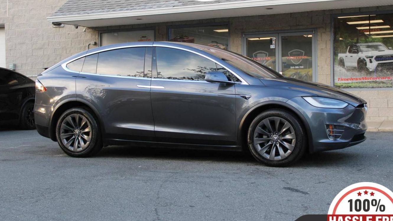 TESLA MODEL X 2017 5YJXCAE29HF051080 image